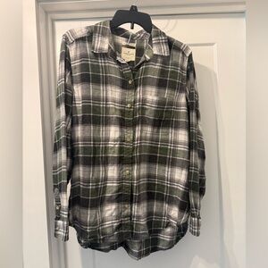 American Eagle Soft Green and White Plaid Button-Up Shirt Flannel L
